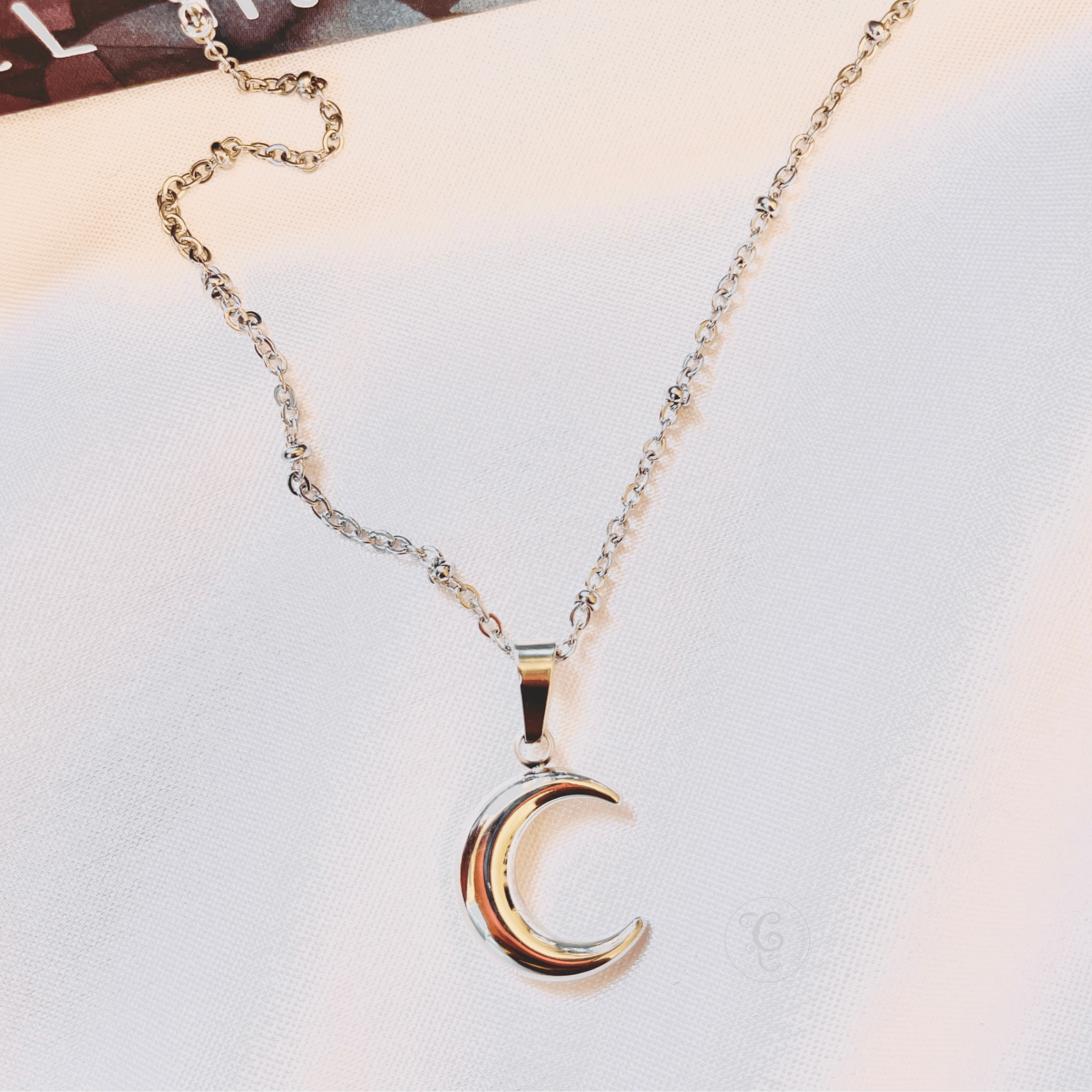 LA LUNE MOON PENDANT NECKLACE, SILVER