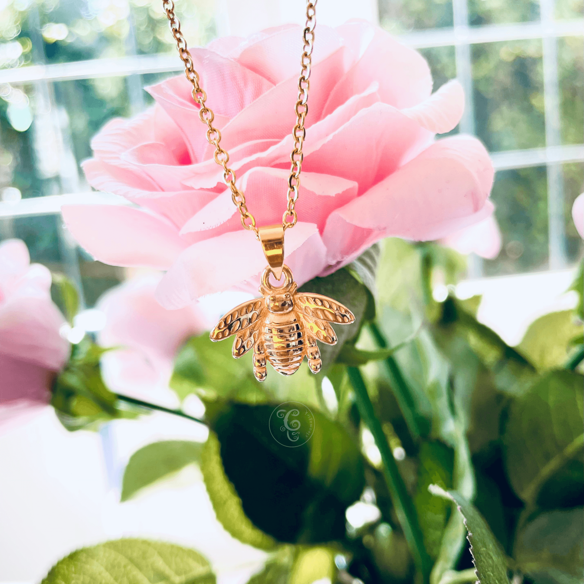 THE WINGED BUMBLEBEE PENDANT NECKLACE, GOLD