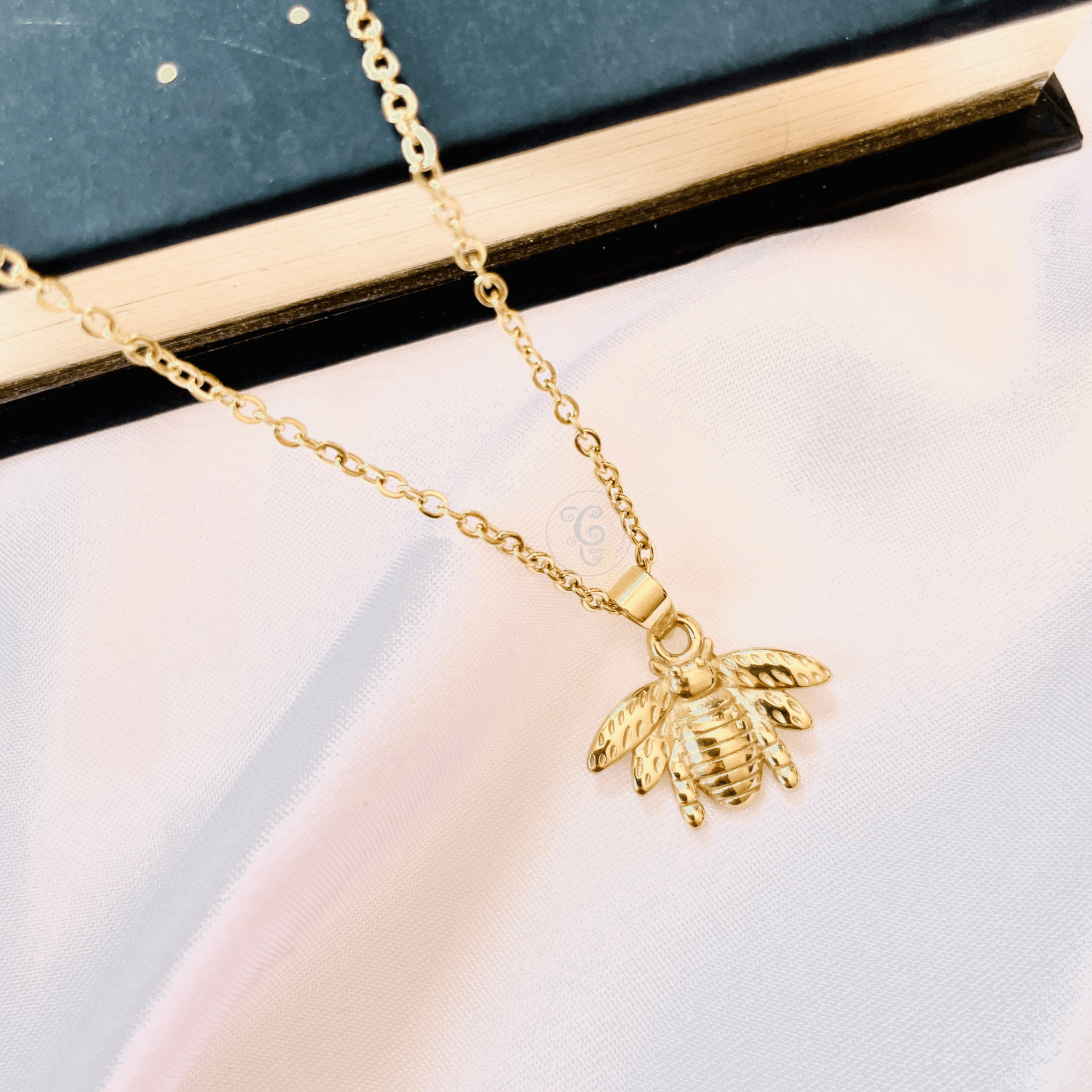 THE WINGED BUMBLEBEE PENDANT NECKLACE, GOLD